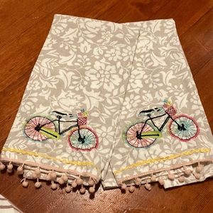 Artistic accents 2 towels